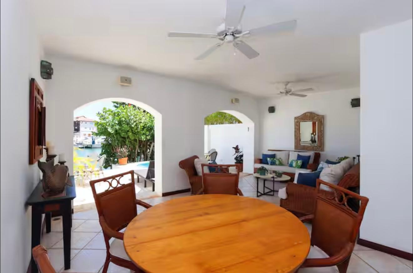Marina Townhouse - Ground Floor Lounge